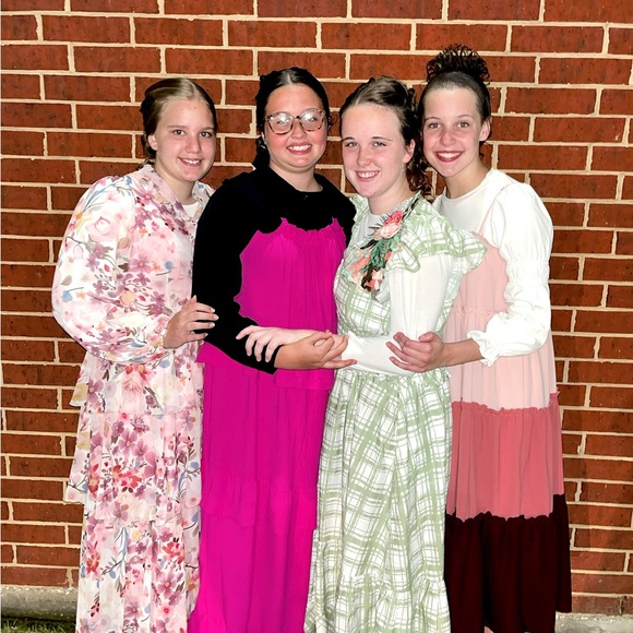 Meet your posher!☺️ - Picture 15 of 16